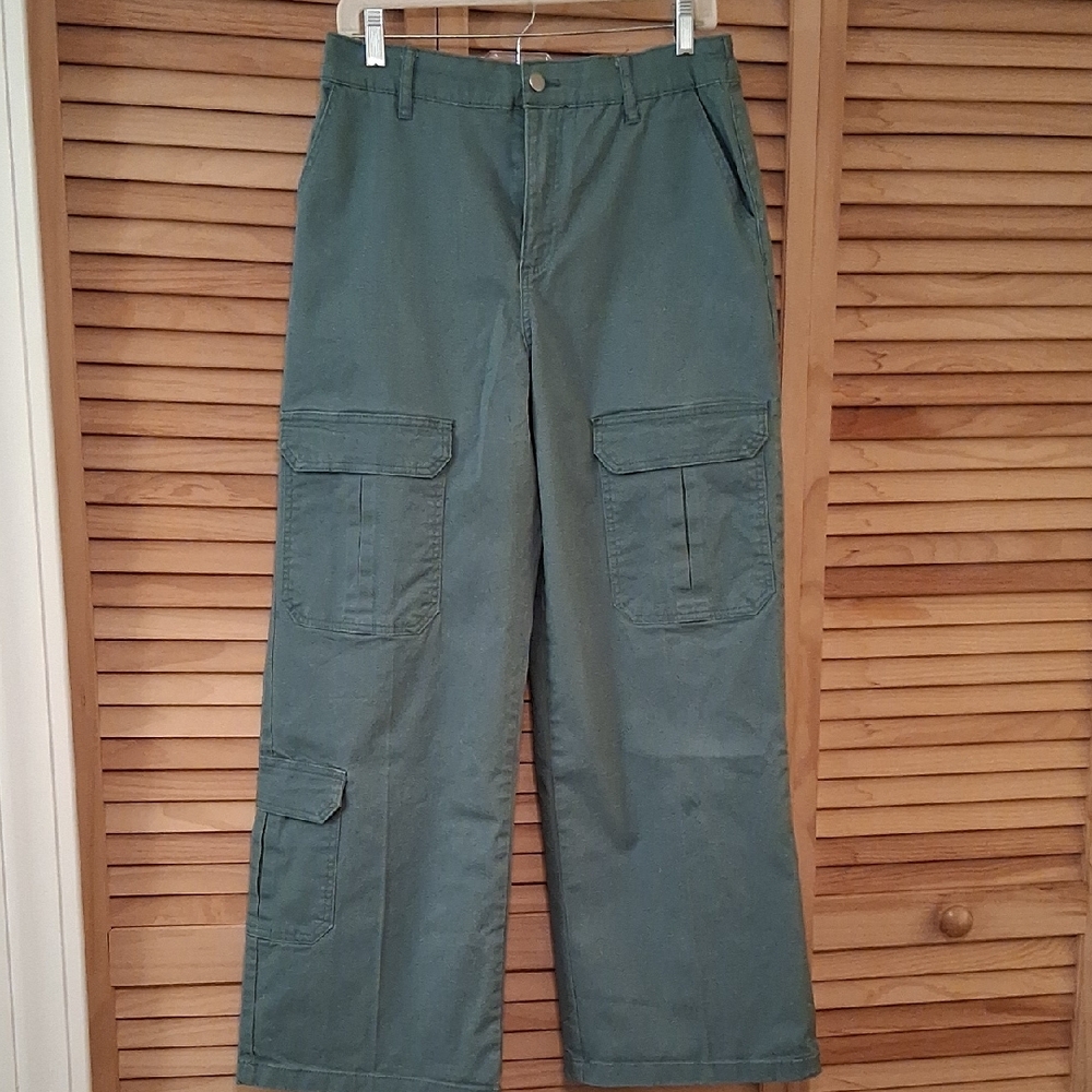 Forever 21 Hi Rise Green Cargo Pants